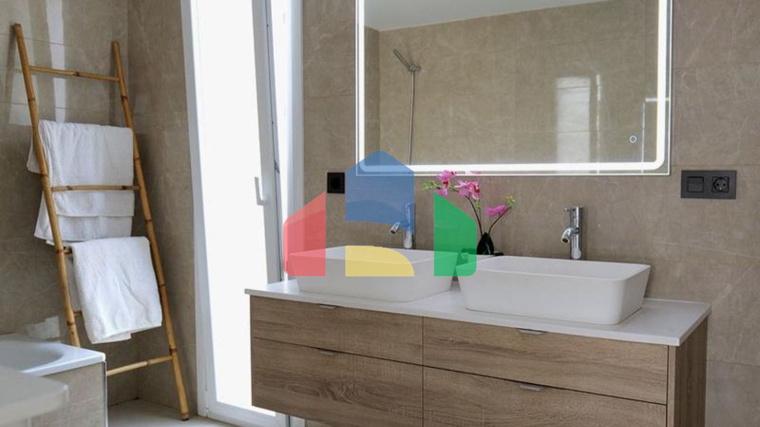 Современная Вилла с Панорамным Видом на Море в Михасе