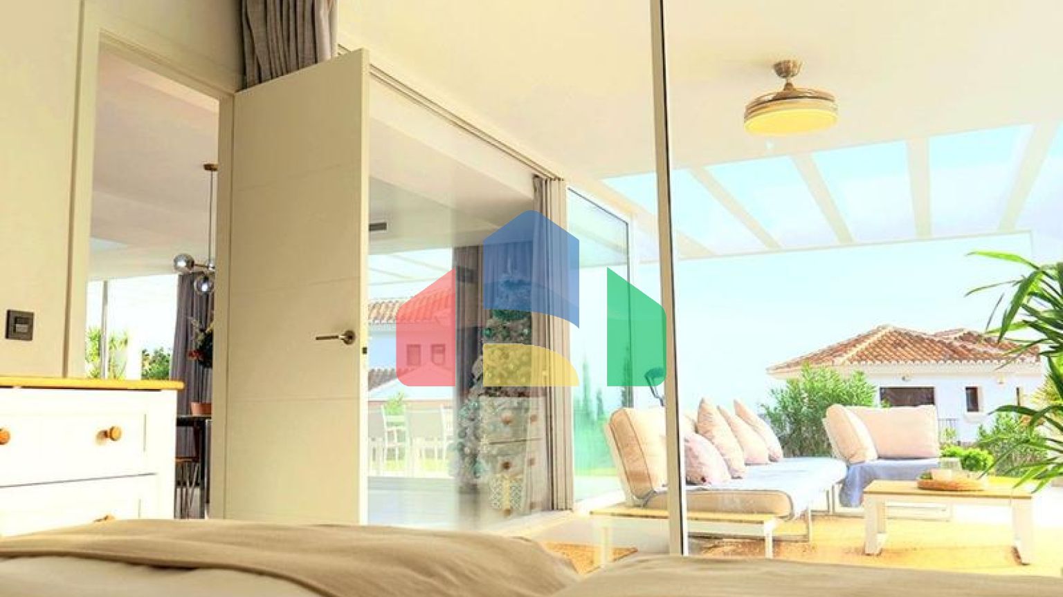 Современная Вилла с Панорамным Видом на Море в Михасе