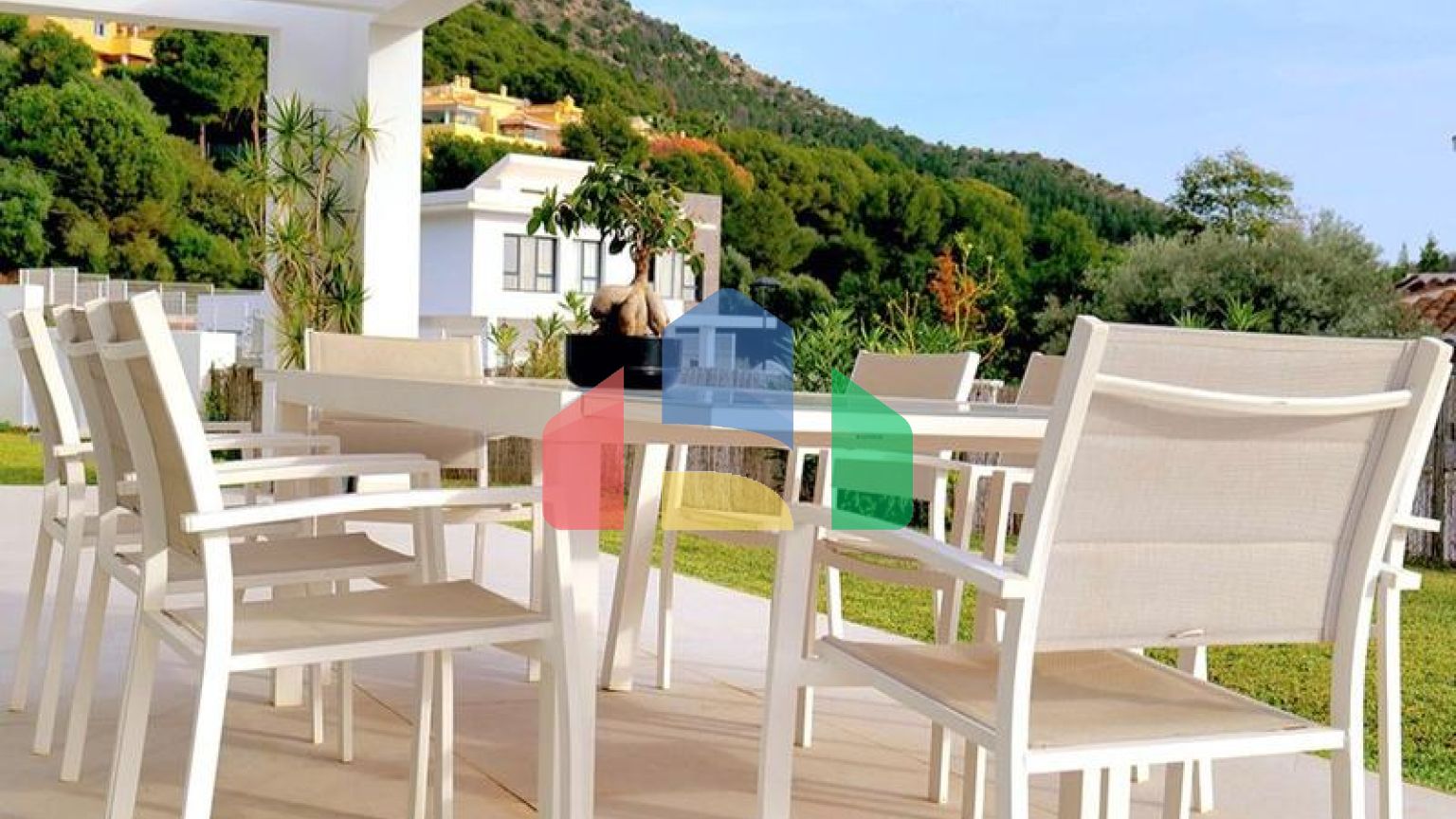 Современная Вилла с Панорамным Видом на Море в Михасе