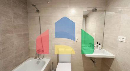 Удивительная, недавно построенная недвижимость в популярном районе с видом на море. Готов к заселению.