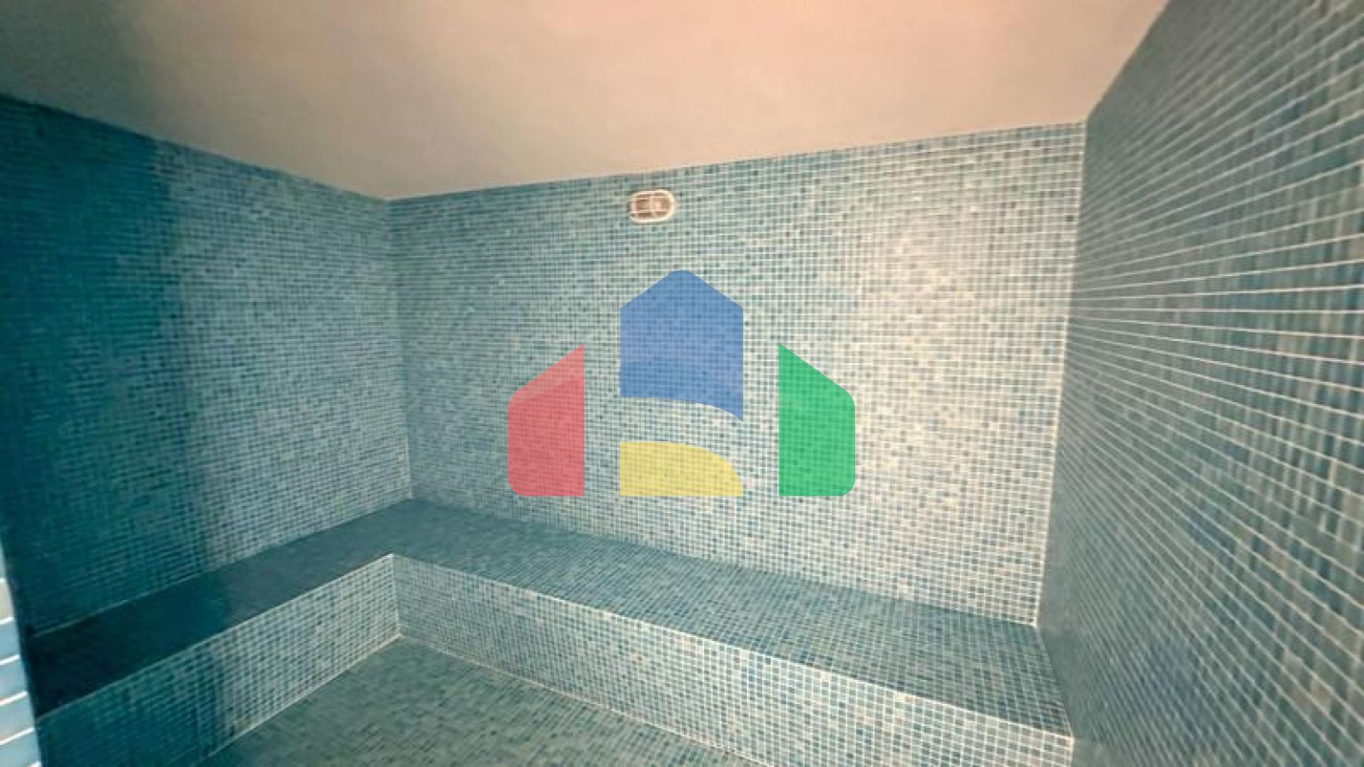 Удивительная, недавно построенная недвижимость в популярном районе с видом на море. Готов к заселению.