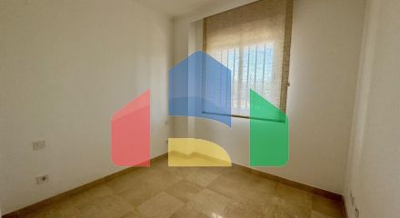 Квартира на среднем этаже на продажу в Михасе.