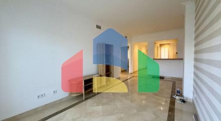 Квартира на среднем этаже на продажу в Михасе.