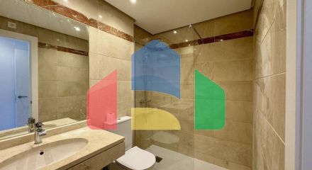 Квартира на среднем этаже на продажу в Михасе.