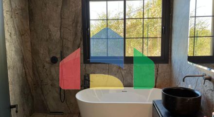 Отдельная вилла на продажу в Михасе.