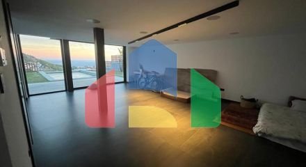 Отдельная вилла на продажу в Михасе.