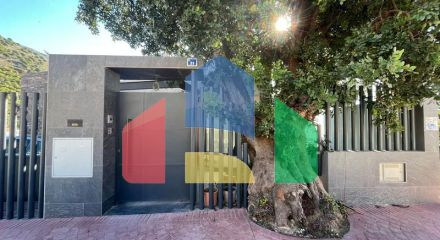 Отдельная вилла на продажу в Михасе.