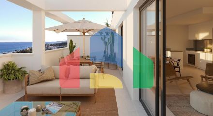 УРБАНИЗАЦИЯ В ЭСТЕПОНЕ В 300 МЕТРАХ ОТ ПЛЯЖА