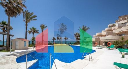 FRONT LINE BEACH APARTMENT with LARGE 77 m2 TERRACE with ALL FACING THE SEA ESTEPONA