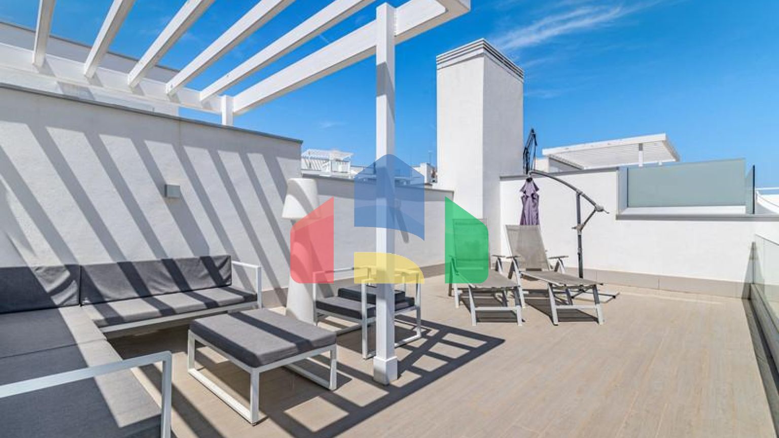 Элегантный Пентхаус с Терассой на Крыше в Эстепоне