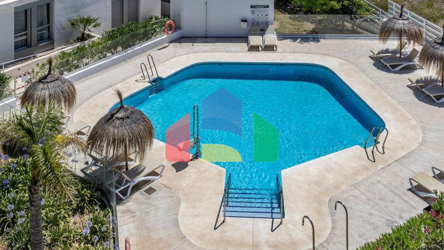 Элегантный Пентхаус с Терассой на Крыше в Эстепоне