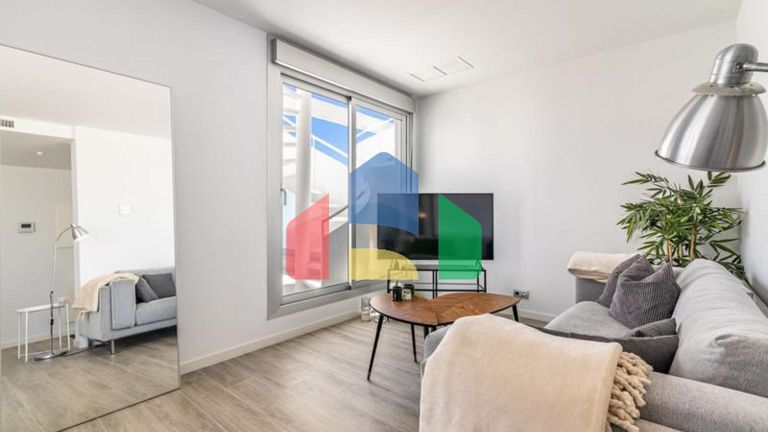 Элегантный Пентхаус с Терассой на Крыше в Эстепоне