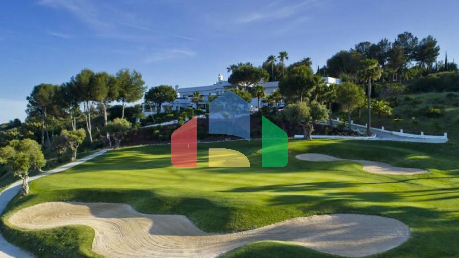 Квартира с двумя спальнями в Эстепоне для любителей гольфа.