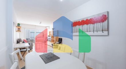 Элегантная Трехкомнатная Квартира с Видом на Море в Эстепоне