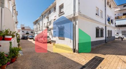 Stylishly Renovated Top-Floor Apartment in Estepona’s Heart