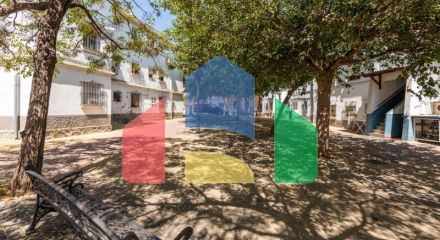 Стильная, Полностью Отремонтированная Квартира на Верхнем Этаже в Центре Эстепоны