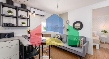 Стильная, Полностью Отремонтированная Квартира на Верхнем Этаже в Центре Эстепоны