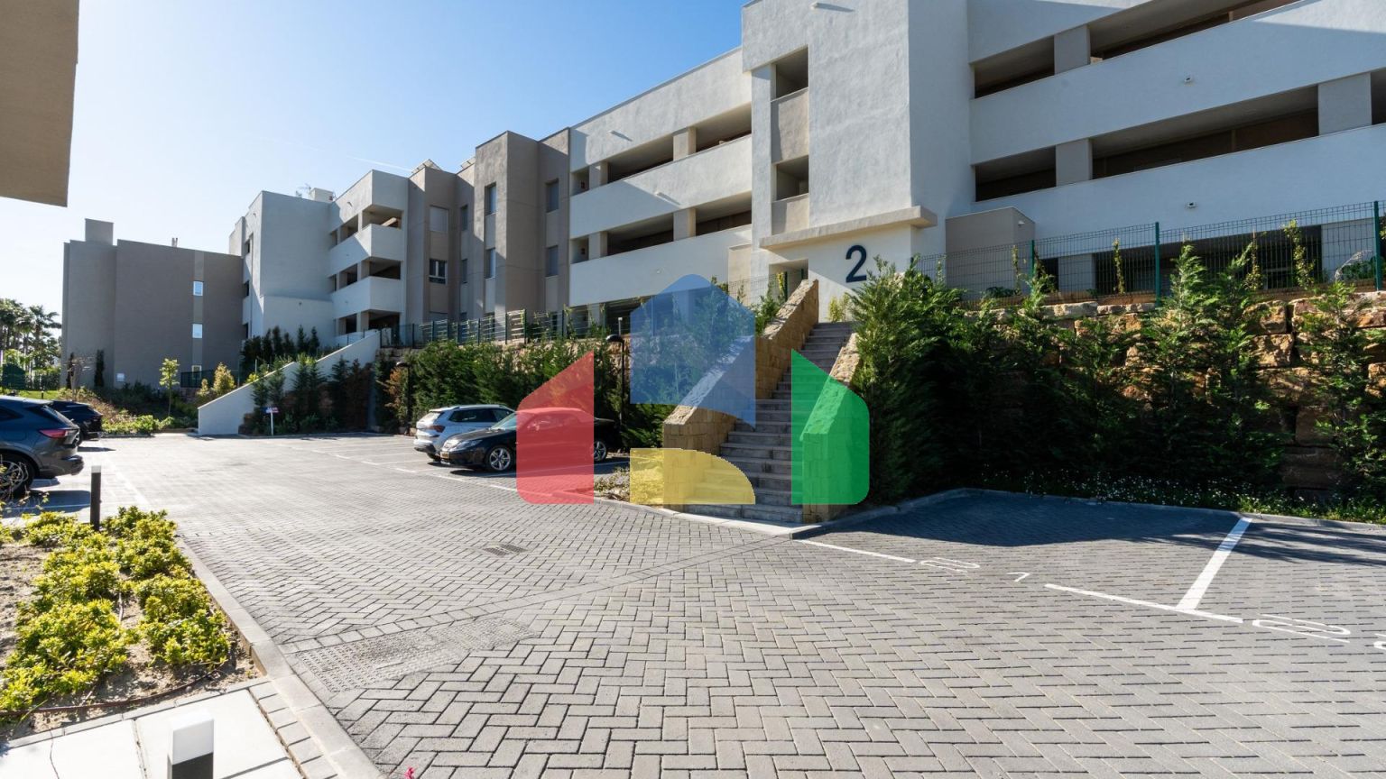 НОВЫЙ ЖИЛОЙ КОМПЛЕКС В ЭСТЕПОНА ГОЛЬФ