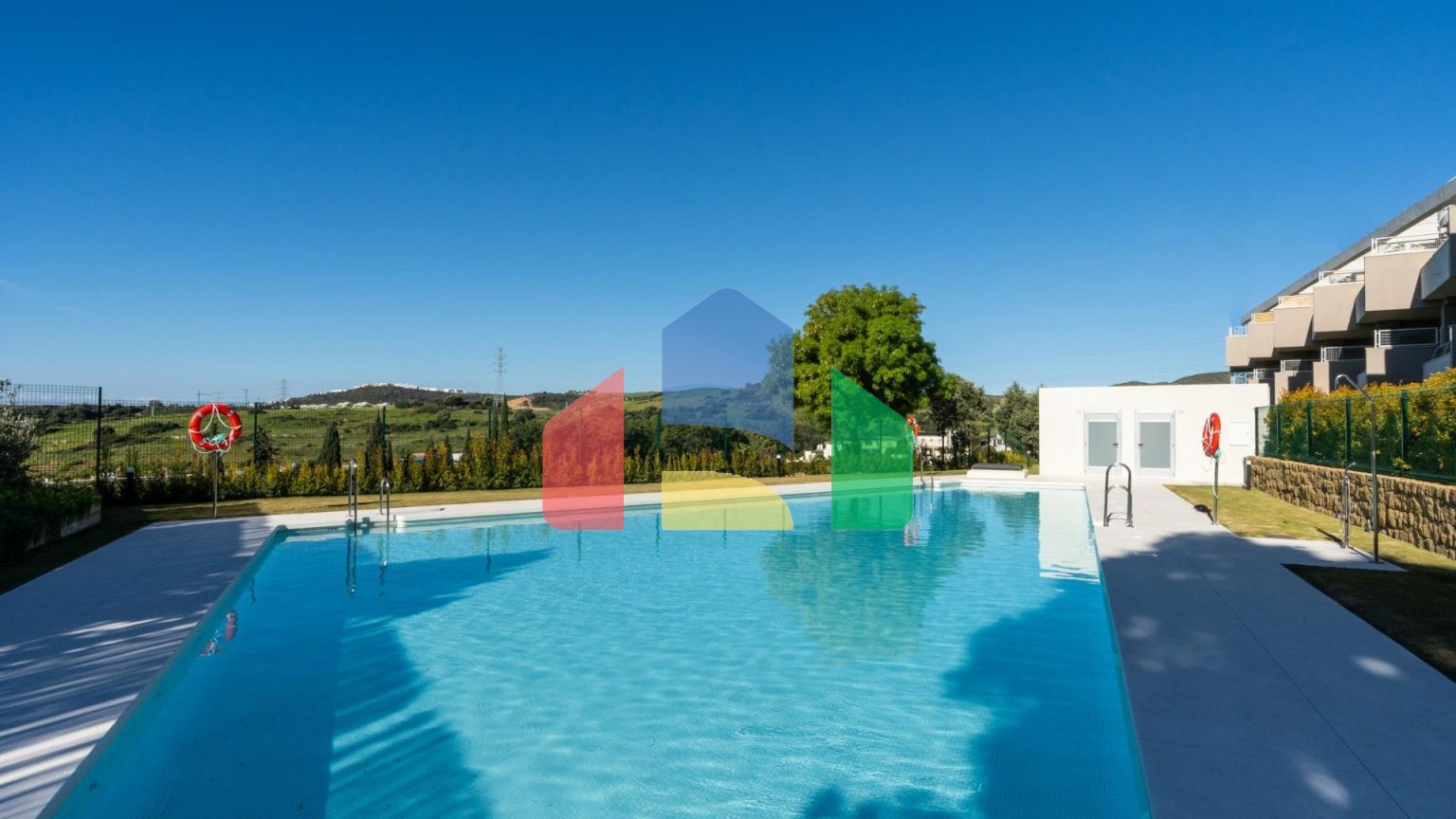 НОВЫЙ ЖИЛОЙ КОМПЛЕКС В ЭСТЕПОНА ГОЛЬФ