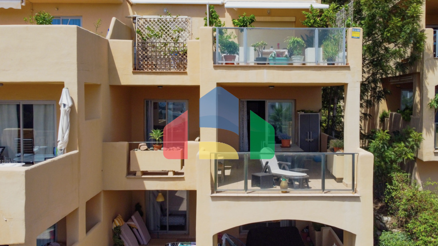 Просторная квартира с 3 спальнями и 2 ванными комнатами