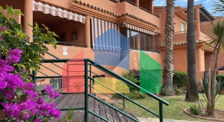 Middle Floor Apartment for sale in Estepona, 3 bedroom, 2 bathroom