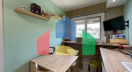 Квартира на среднем этаже на продажу в Эстепоне, 3 спальни, 2 ванные комнаты