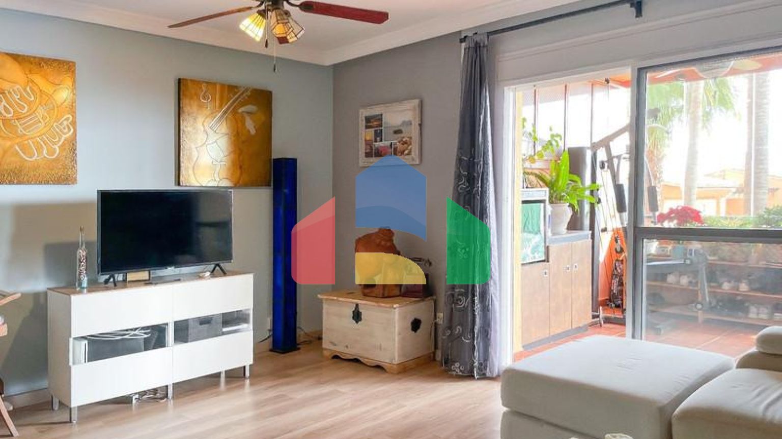 Квартира на среднем этаже на продажу в Эстепоне, 3 спальни, 2 ванные комнаты