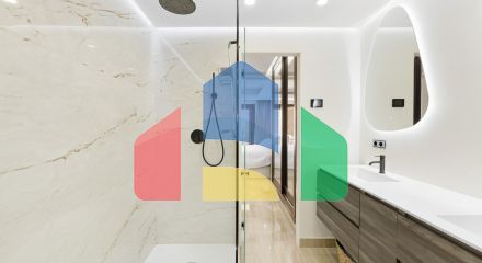 Роскошный дуплекс с частным бассейном у пляжа с видом на Средиземное море