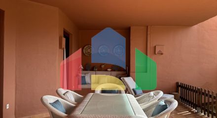 Полностью отремонтированная 4-комнатная квартира в Новой Золотой Миле, закрытом комплексе с круглосуточной охраной.