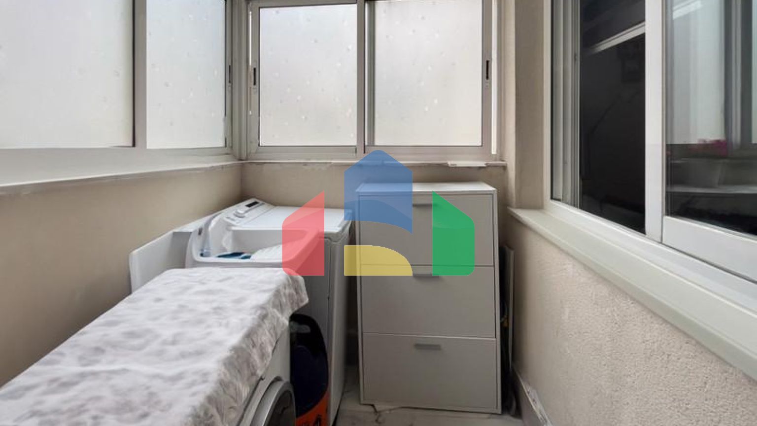 Апартаменты на среднем этаже на продажу в Эстепоне