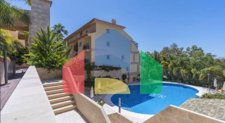 Современные апартаменты с 3 спальнями и террасой в комплексе Serenity Collection, Эстепона