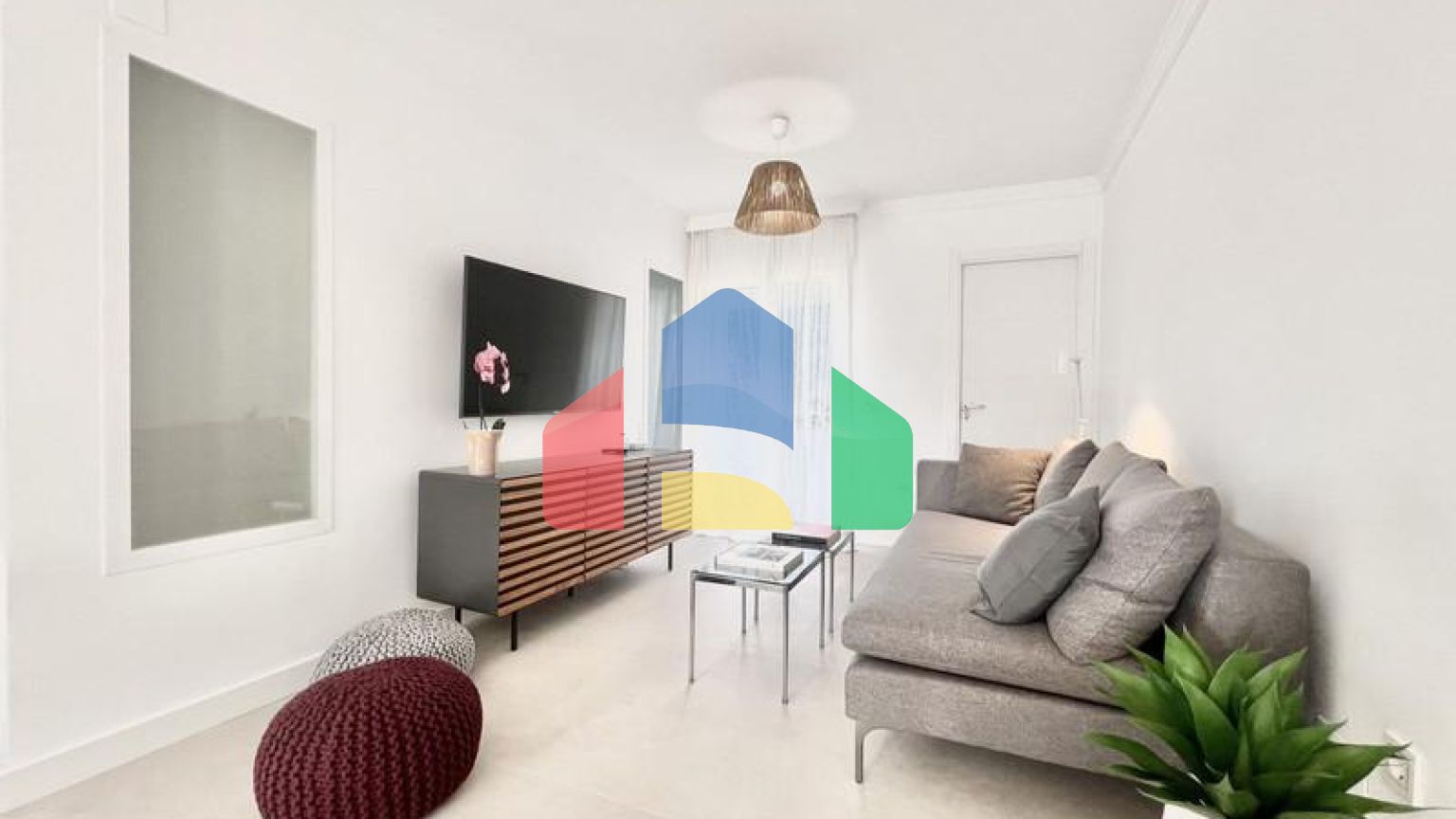 Дуплекс-пентхаус на продажу в Эстепоне.