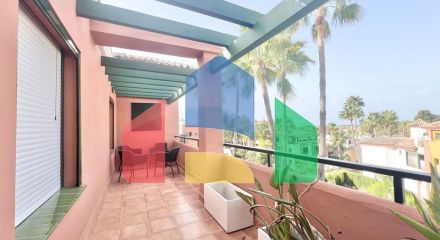 Дуплекс-пентхаус на продажу в Эстепоне.