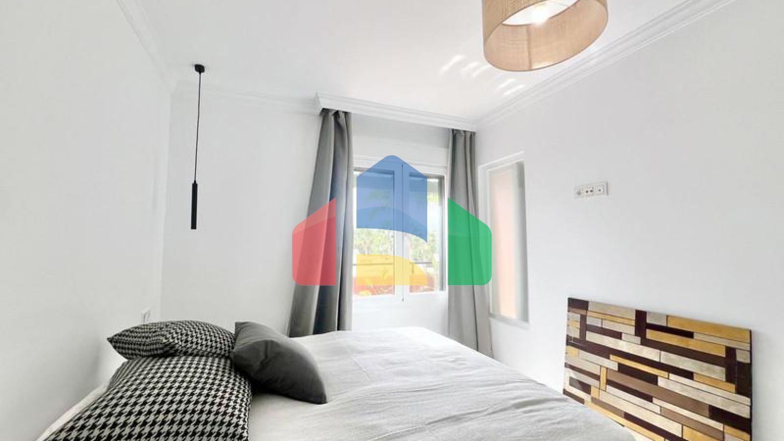 Дуплекс-пентхаус на продажу в Эстепоне.