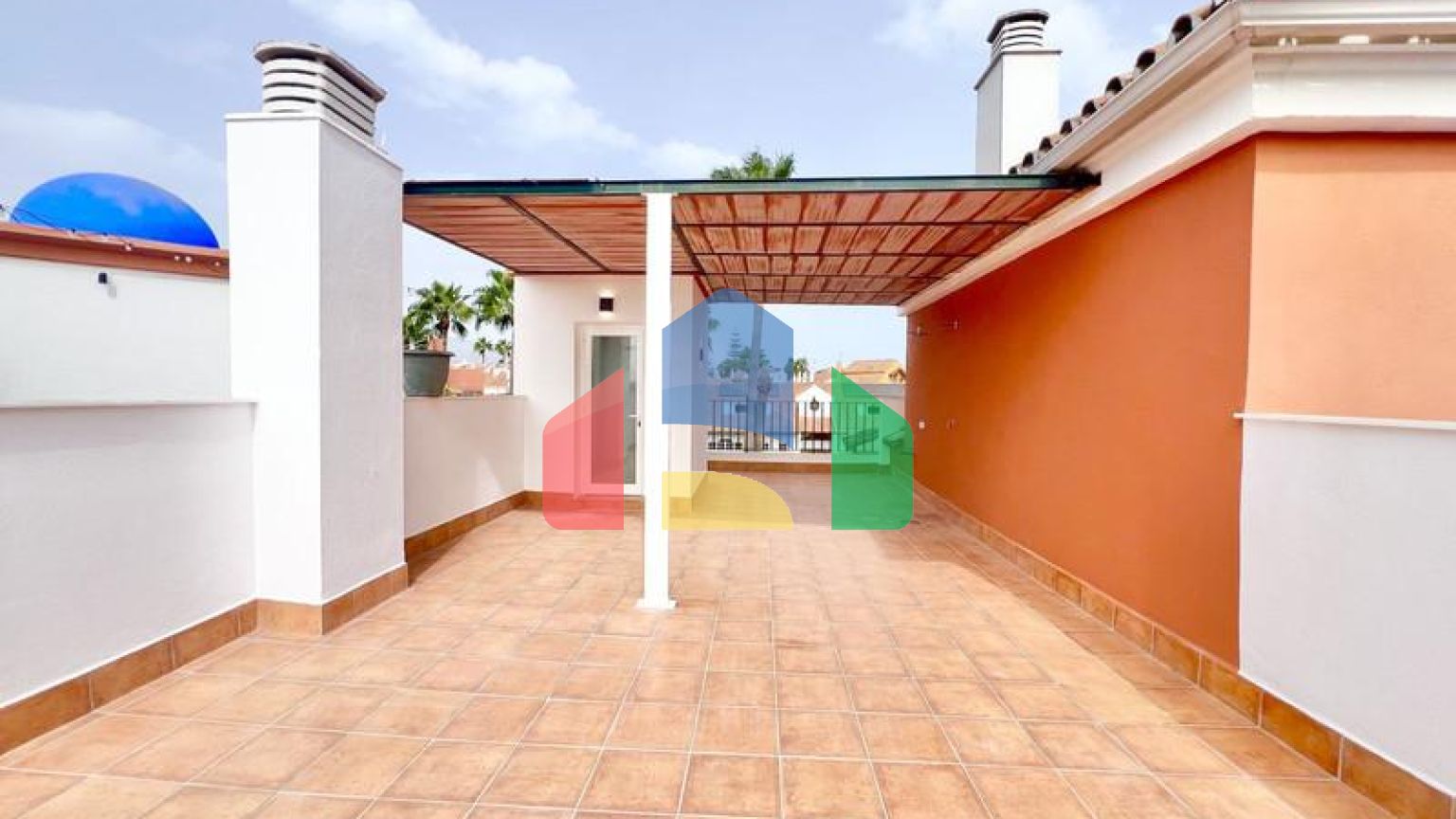 Дуплекс-пентхаус на продажу в Эстепоне.