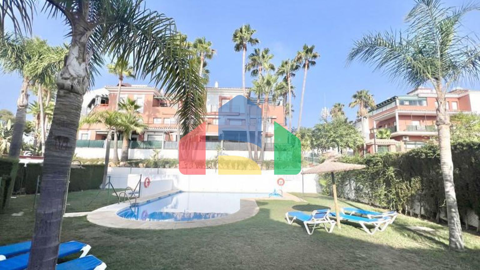 Дуплекс-пентхаус на продажу в Эстепоне.