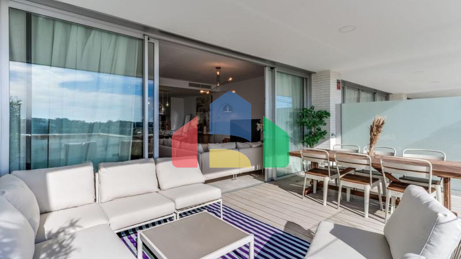 Новый современный таунхаус в Канселаде