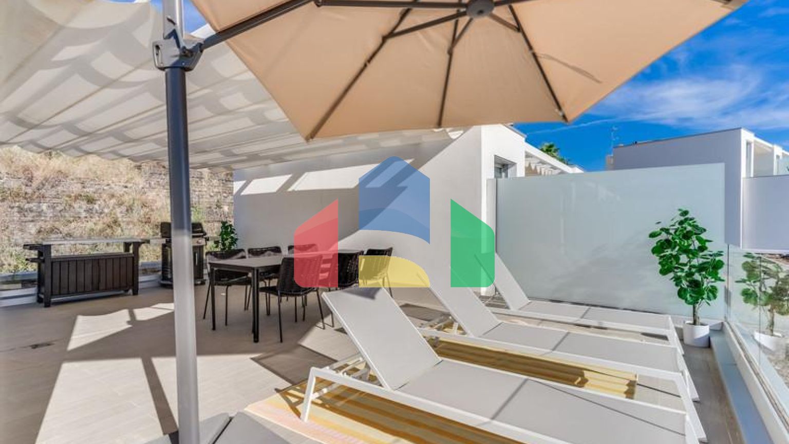 Новый современный таунхаус в Канселаде