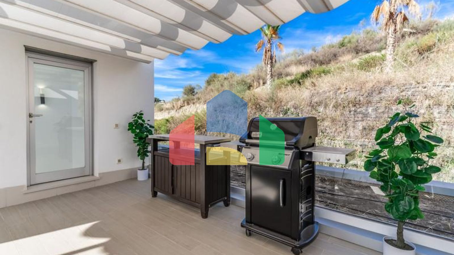 Новый современный таунхаус в Канселаде