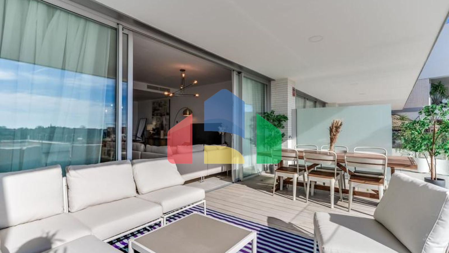 Новый современный таунхаус в Канселаде