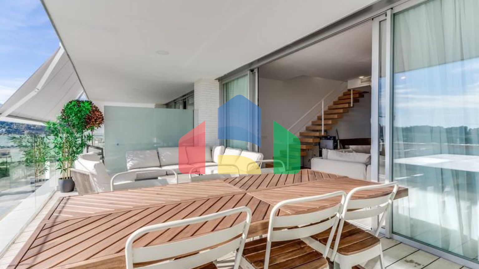 Новый современный таунхаус в Канселаде