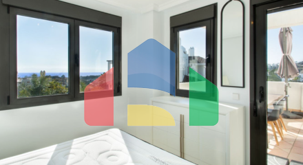 Люксовый двухуровневый пентхаус с видом на море и горы в Сельво, Эстепона