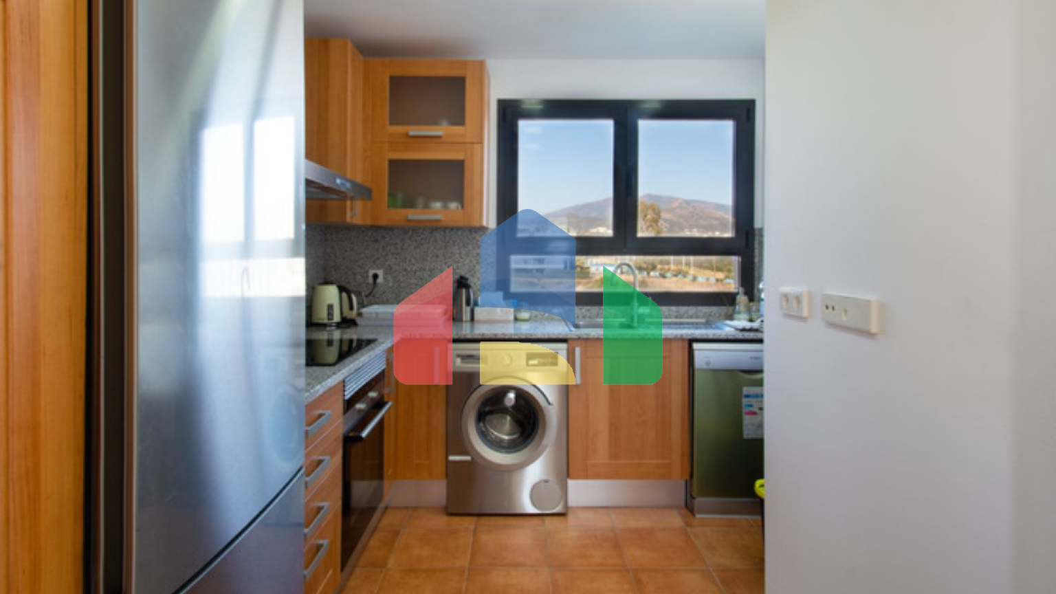 Люксовый двухуровневый пентхаус с видом на море и горы в Сельво, Эстепона