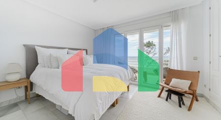 Luxurious 3-Bedroom Beachfront Townhouse в El Saladillo