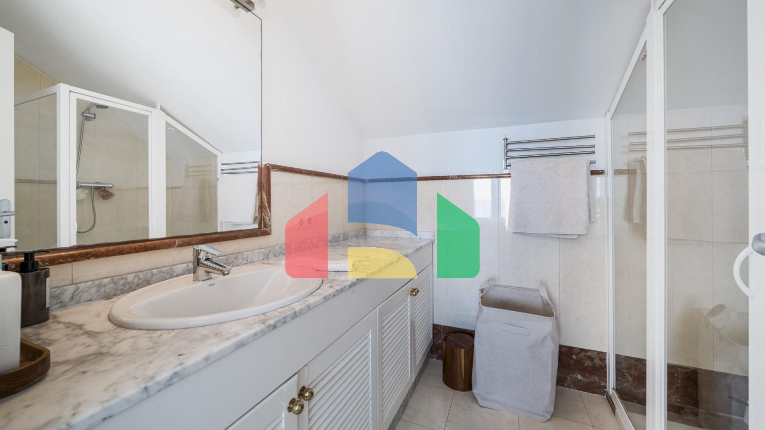 Luxurious 3-Bedroom Beachfront Townhouse в El Saladillo