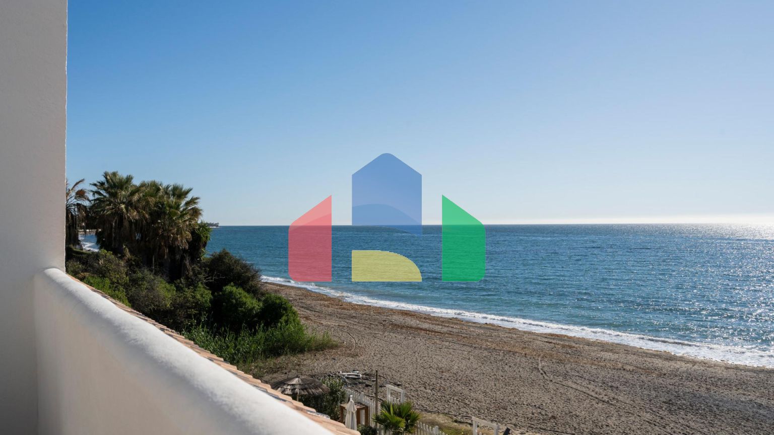 Luxurious 3-Bedroom Beachfront Townhouse в El Saladillo