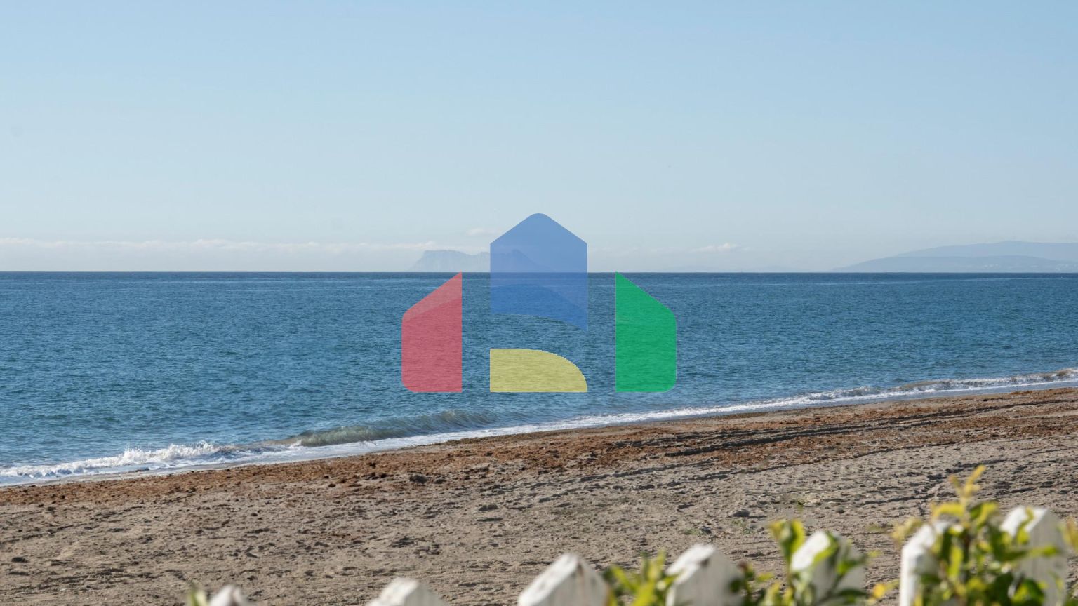 Luxurious 3-Bedroom Beachfront Townhouse в El Saladillo