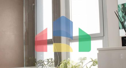 Прекрасно расположенный таунхаус предлагает потрясающий вид на море.