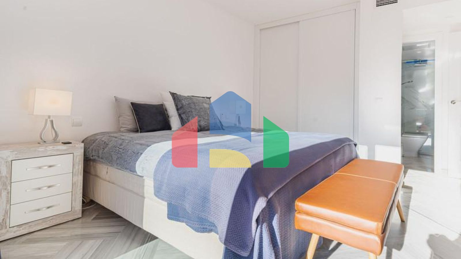 Таунхаус на продажу в Эстепоне