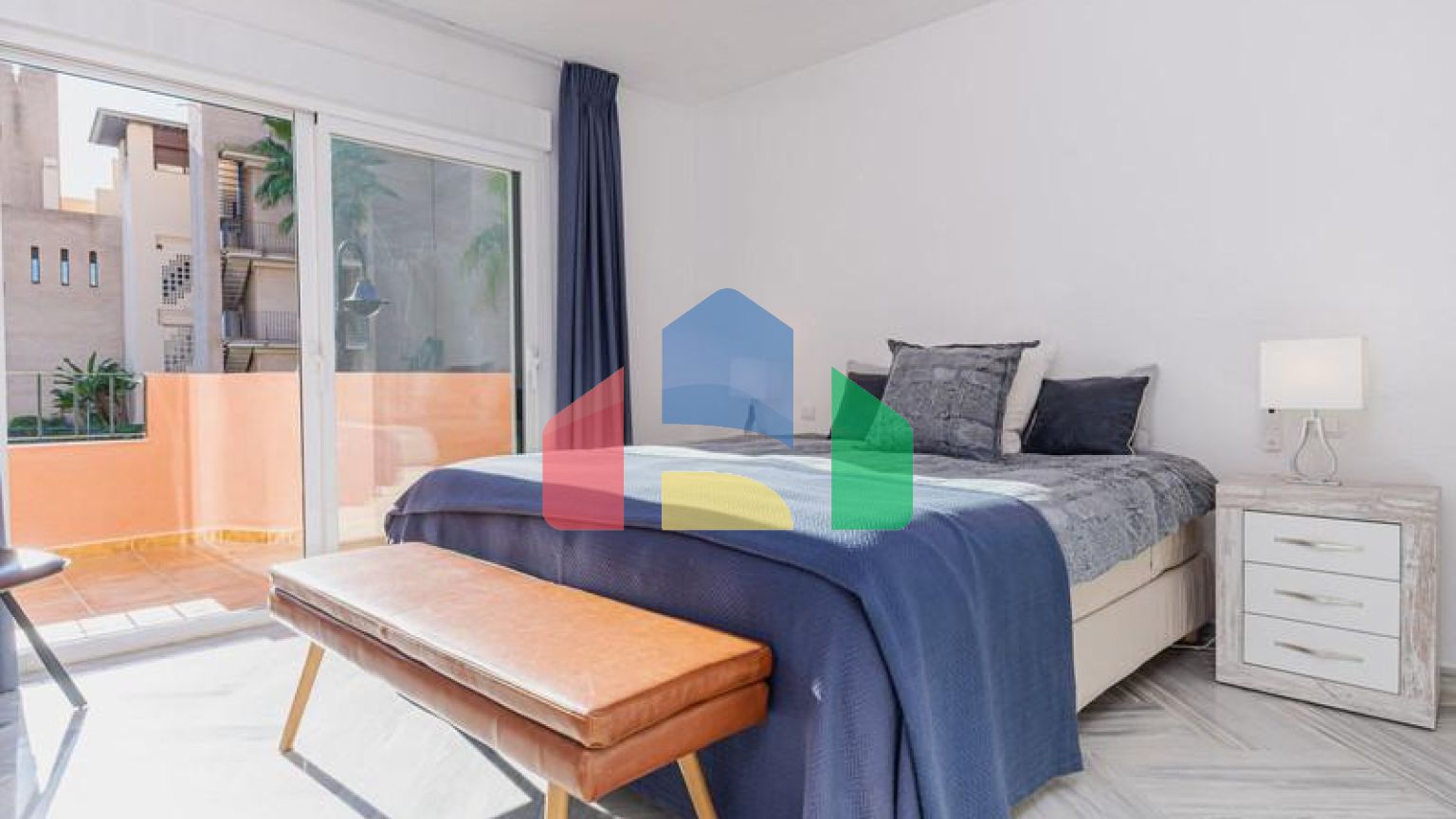 Таунхаус на продажу в Эстепоне